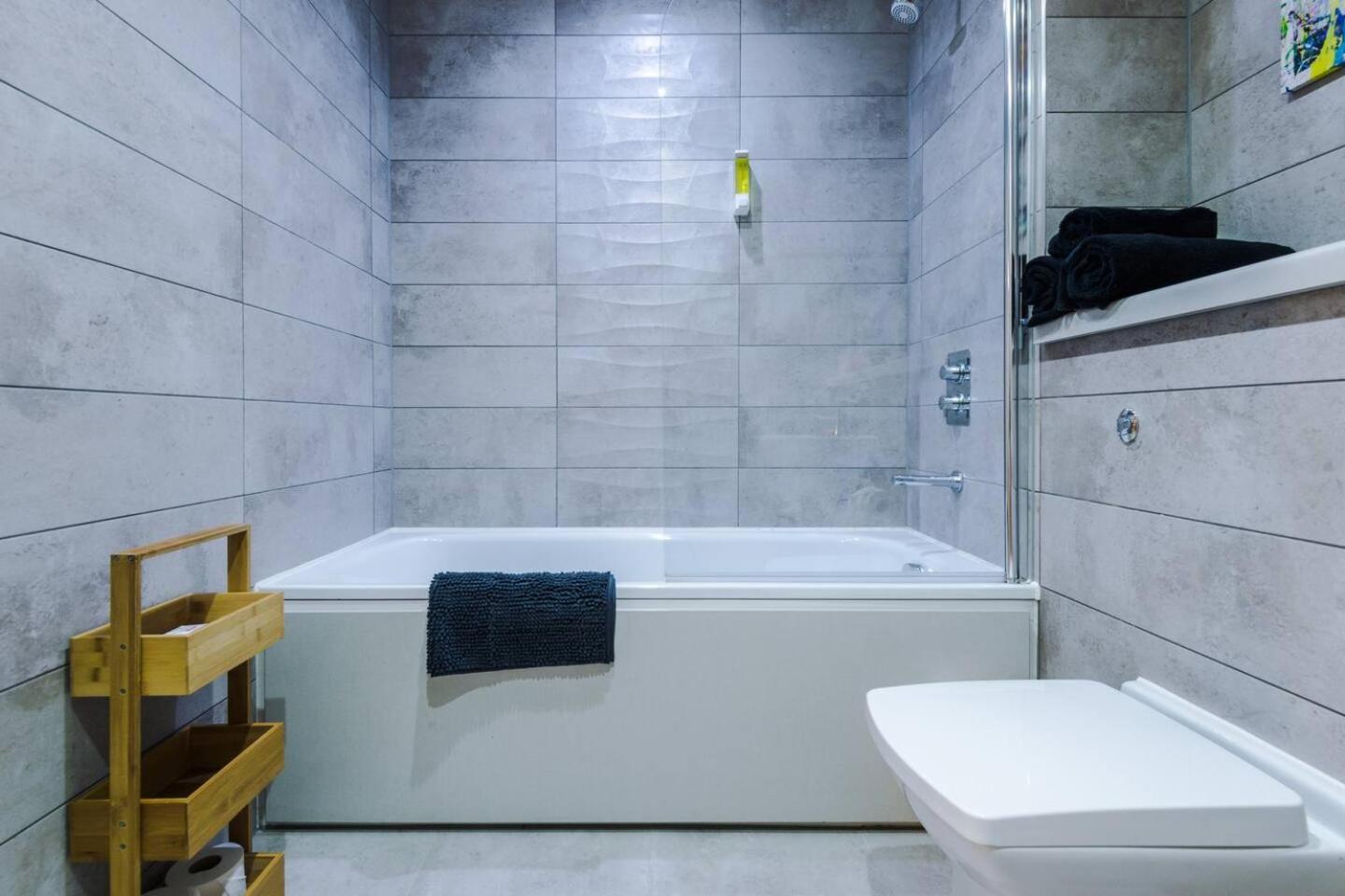 High Reviewed 1-Bed With Parking Central Location Liverpool Ngoại thất bức ảnh